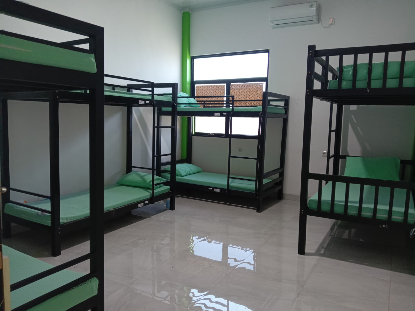 Fasilitas Dorm Room SMPIQu Al-Bahjah Al-Maunah